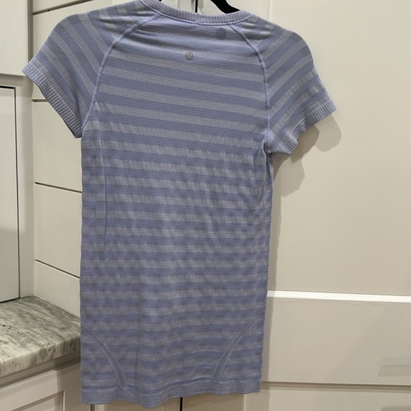 (6084) 🍋 LULULEMON RUN: Swiftly Tech Short Sleeve Crew Sz 6 **LOVED *STRIPE - Picture 8 of 9